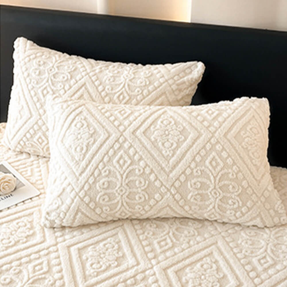 Luxurious Baroque Embossed Warm Milk Velvet Mattress Cover