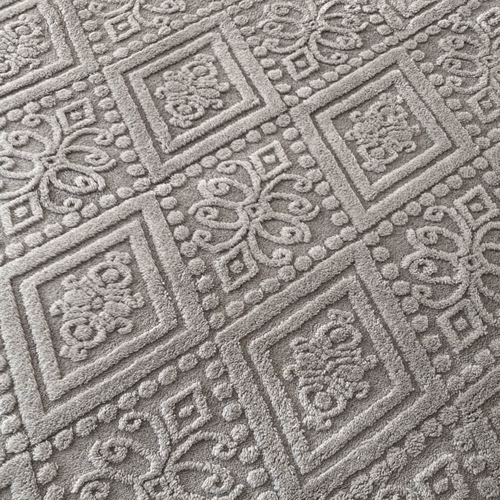 Luxurious Baroque Embossed Warm Milk Velvet Mattress Cover