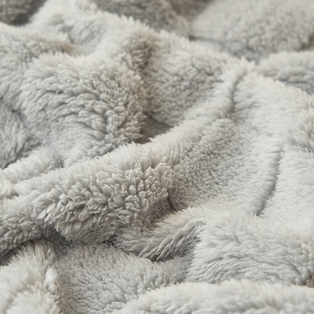 Soft Plush Checkerboard Fitted Sheet for Ultimate Comfort