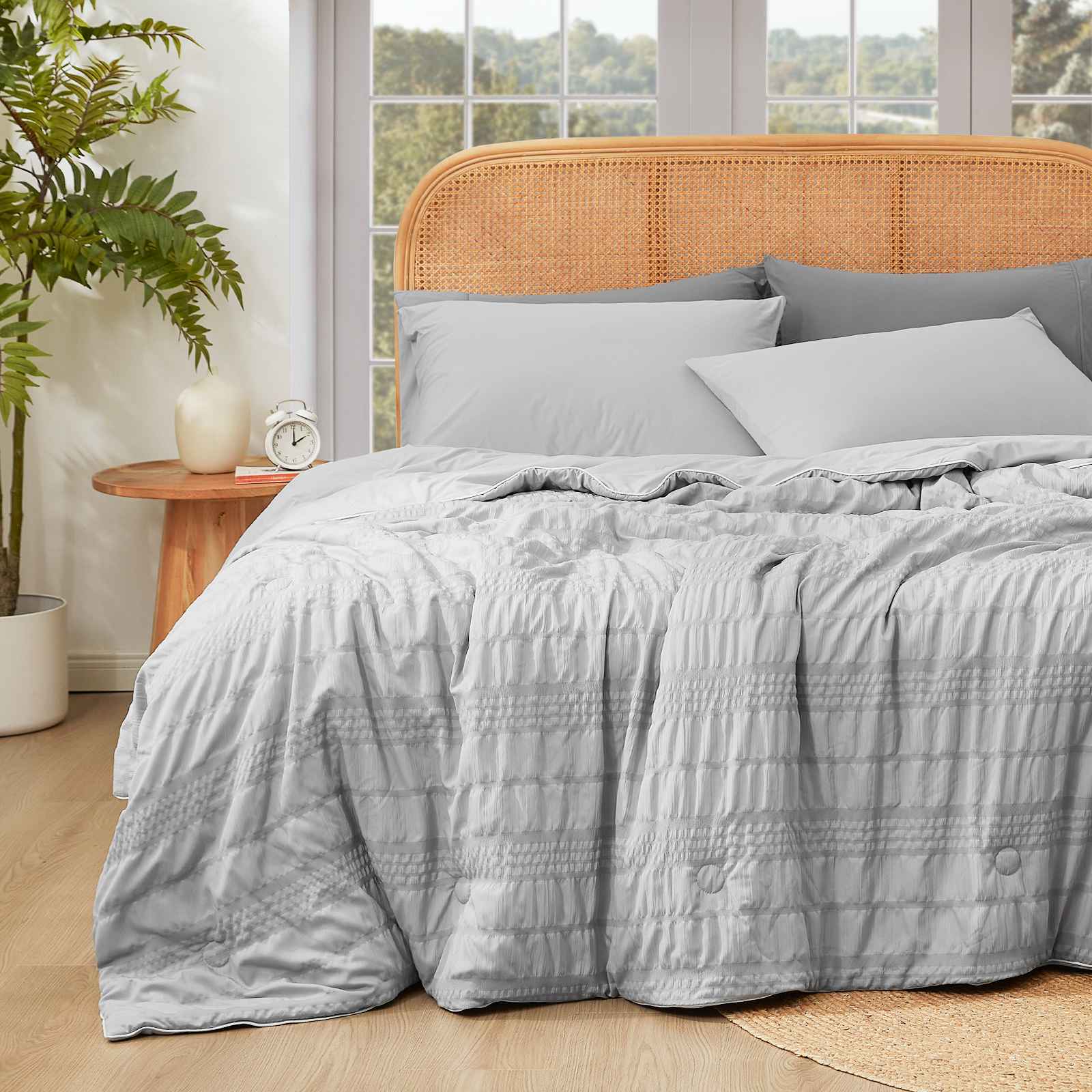 Comfortable Seersucker Cooling Comforter for Cozy Sleep