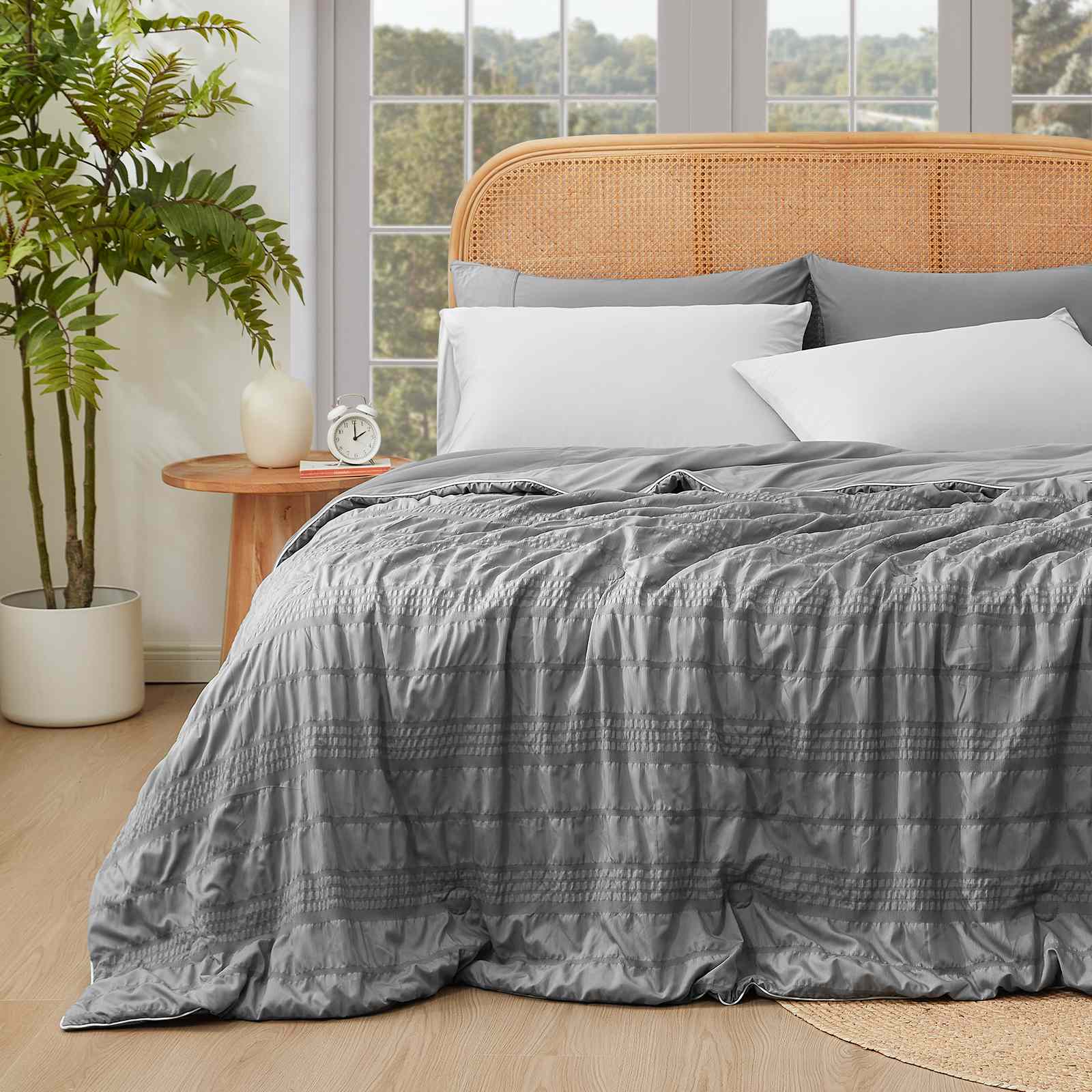 Comfortable Seersucker Cooling Comforter for Cozy Sleep