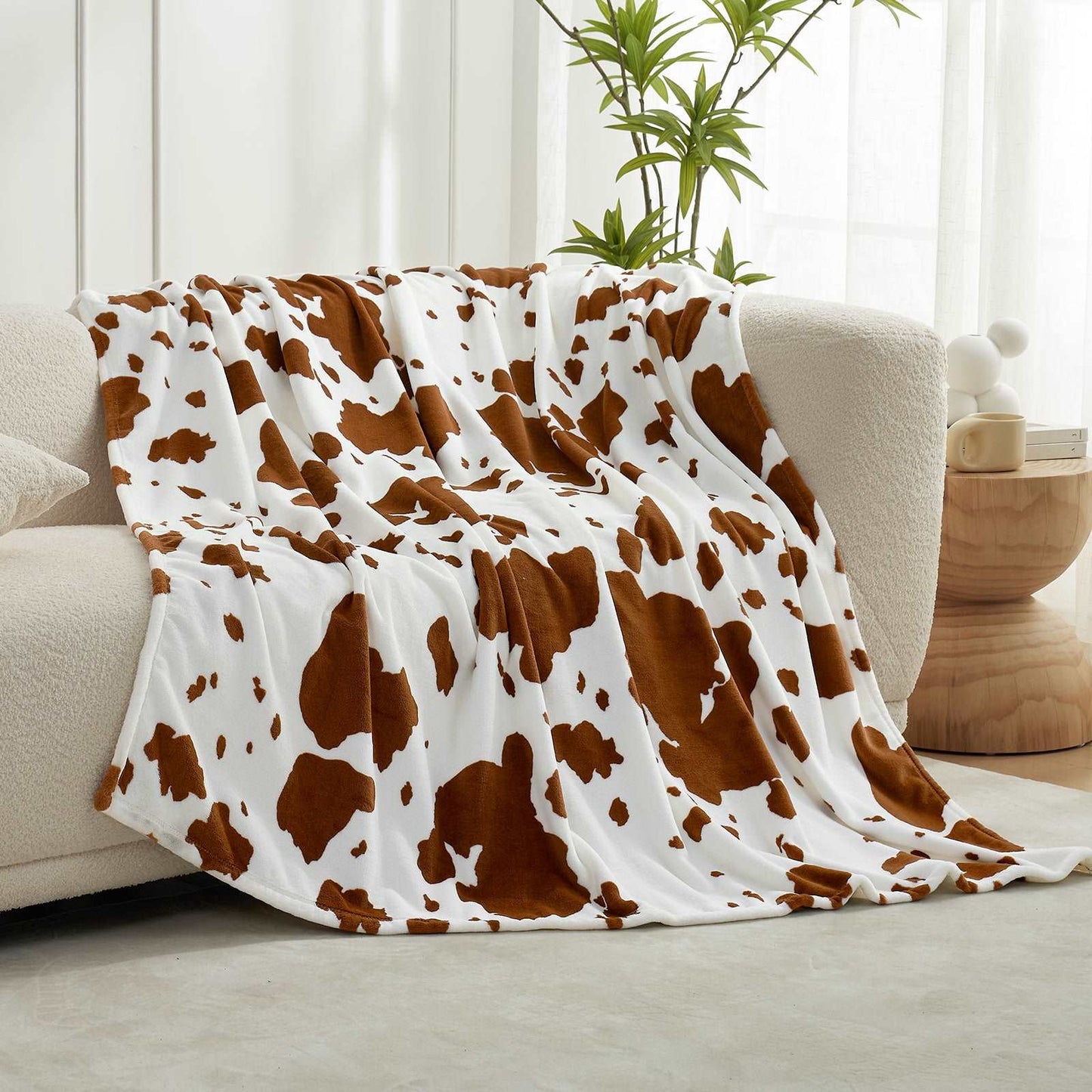 Luxurious Cow Print MilkyPlush Throw Blanket for Ultimate Comfort