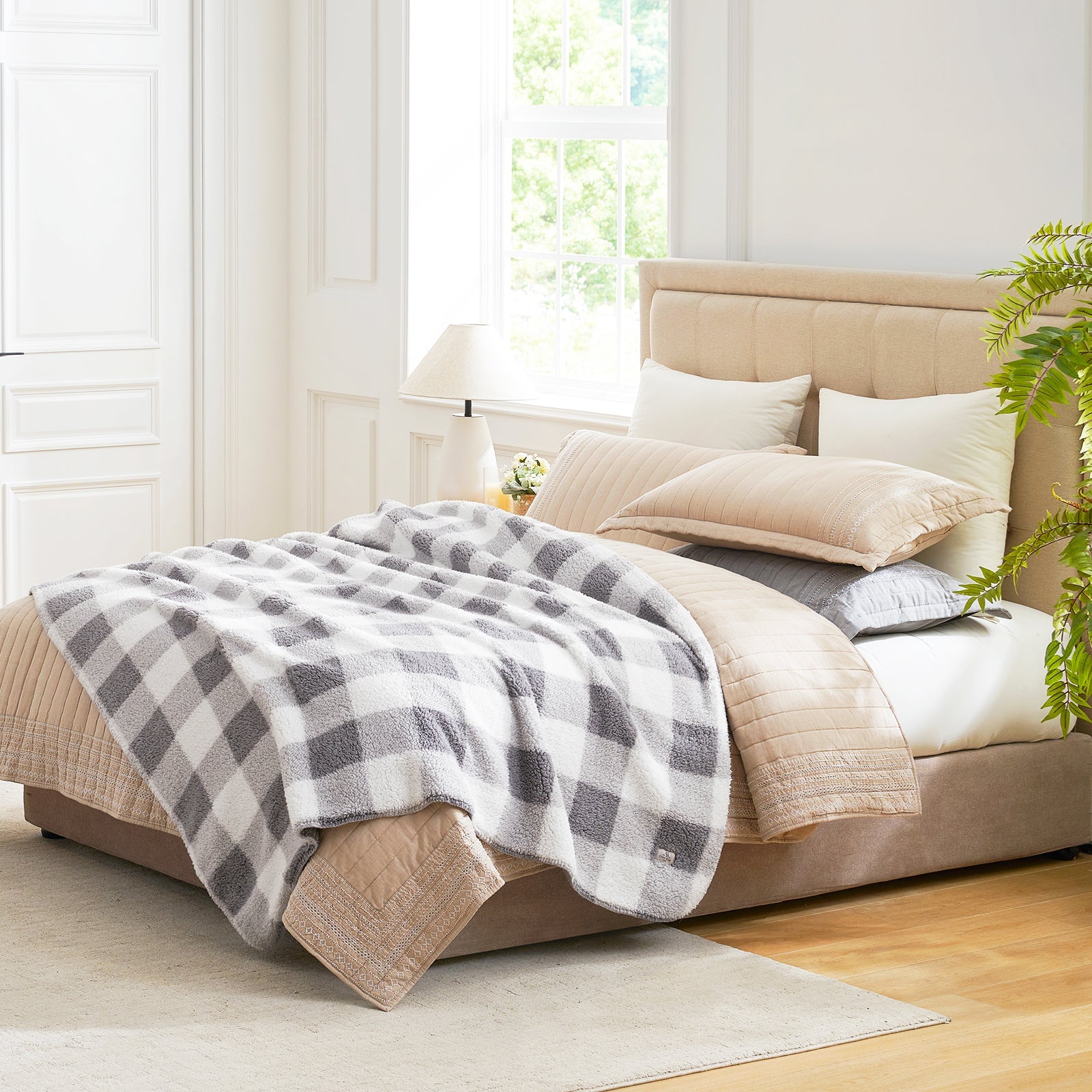 Cozy Bliss Reversible Dual-Sided Sherpa Throw Blanket