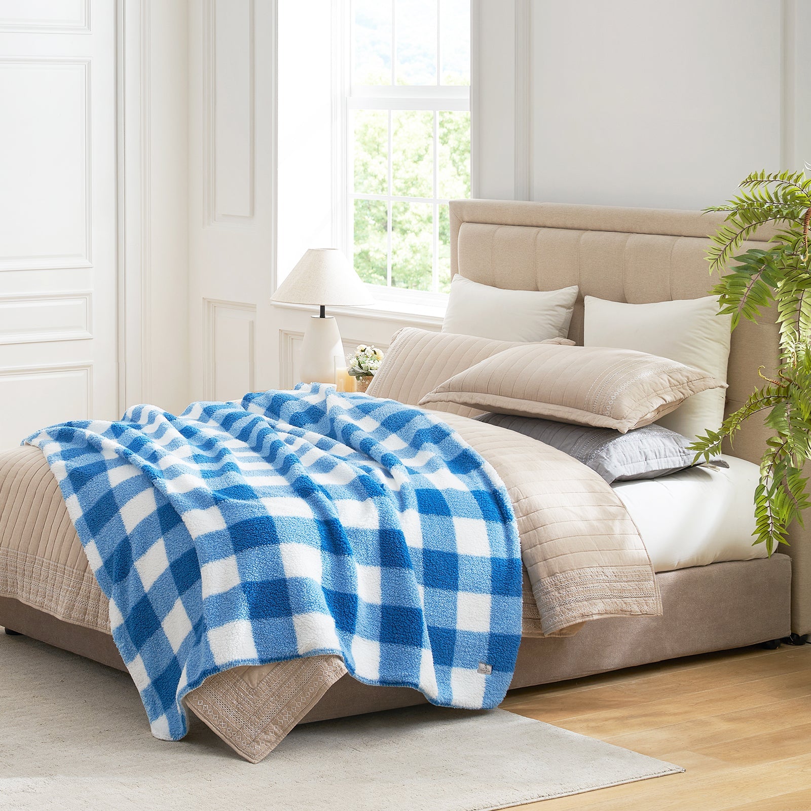 Cozy Bliss Reversible Dual-Sided Sherpa Throw Blanket