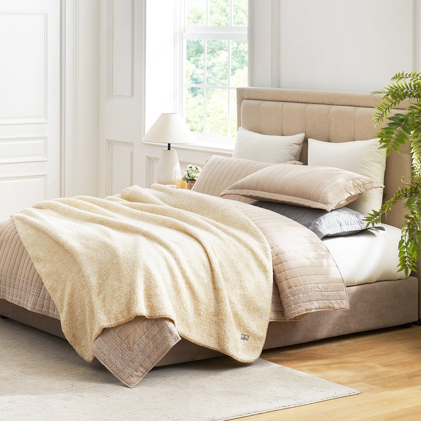 Cozy Bliss Reversible Dual-Sided Sherpa Throw Blanket