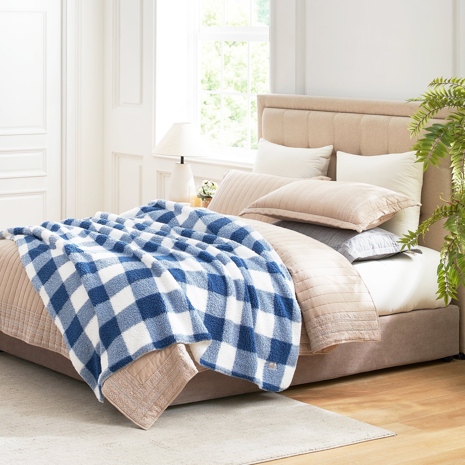 Cozy Bliss Reversible Dual-Sided Sherpa Throw Blanket