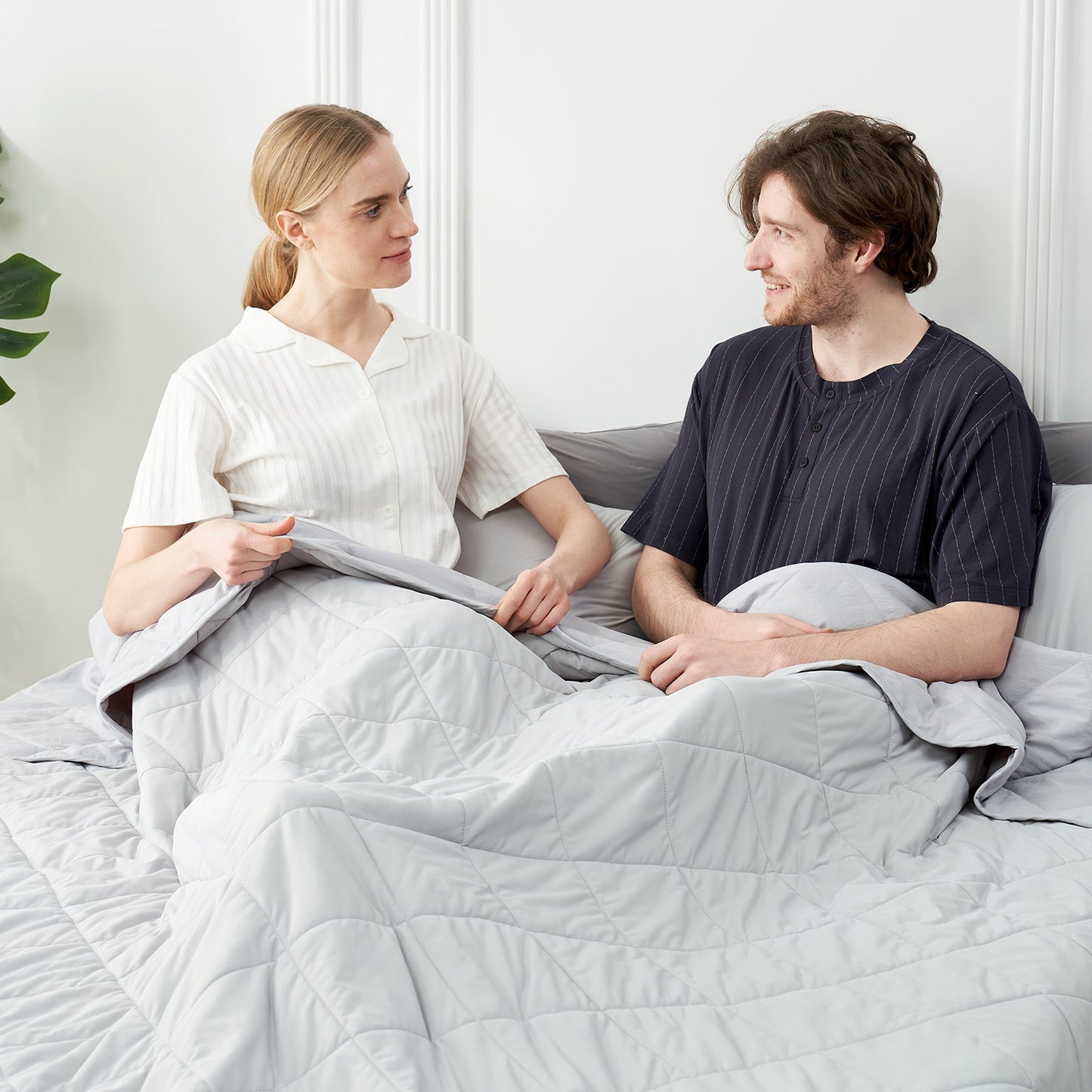 Chill Weave Square Cooling Blanket for Year-Round Comfort