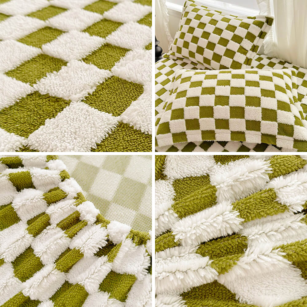 Soft Plush Checkerboard Fitted Sheet for Ultimate Comfort