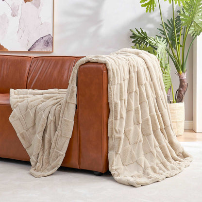 Luxuriously Soft Checkerboard Faux Fur Throw Blanket for Cozy Living