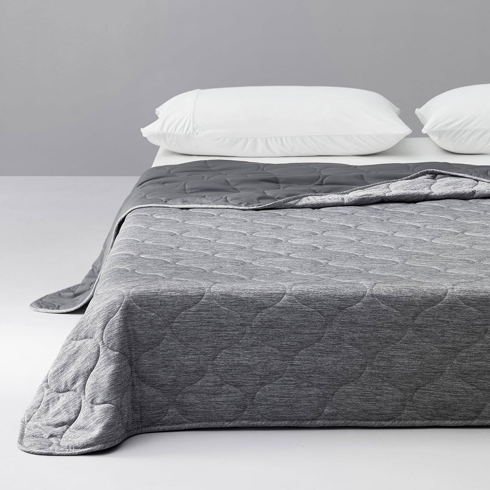 Premium Dual-Sided Cooling Blanket for All-Season Comfort