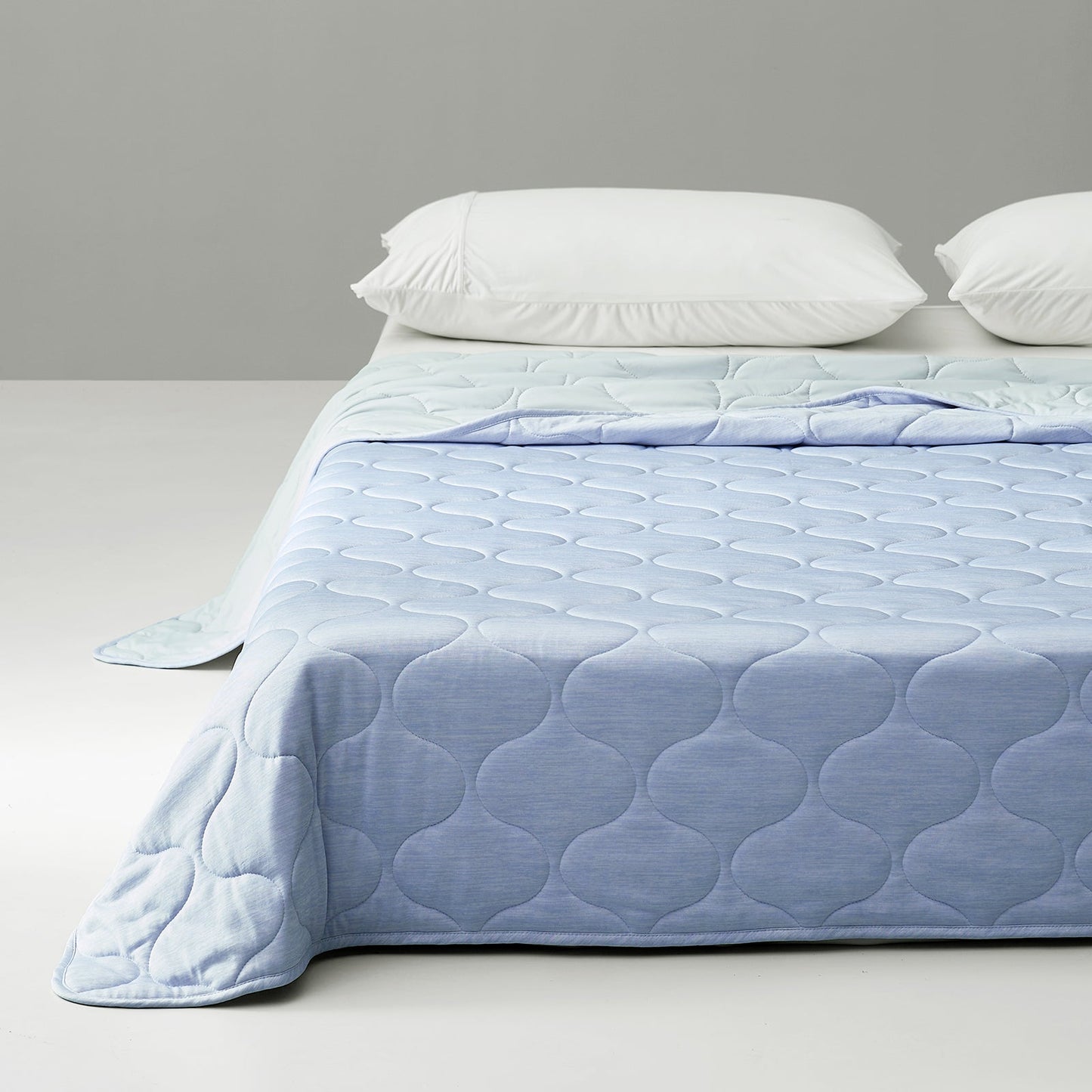 Premium Dual-Sided Cooling Blanket for All-Season Comfort