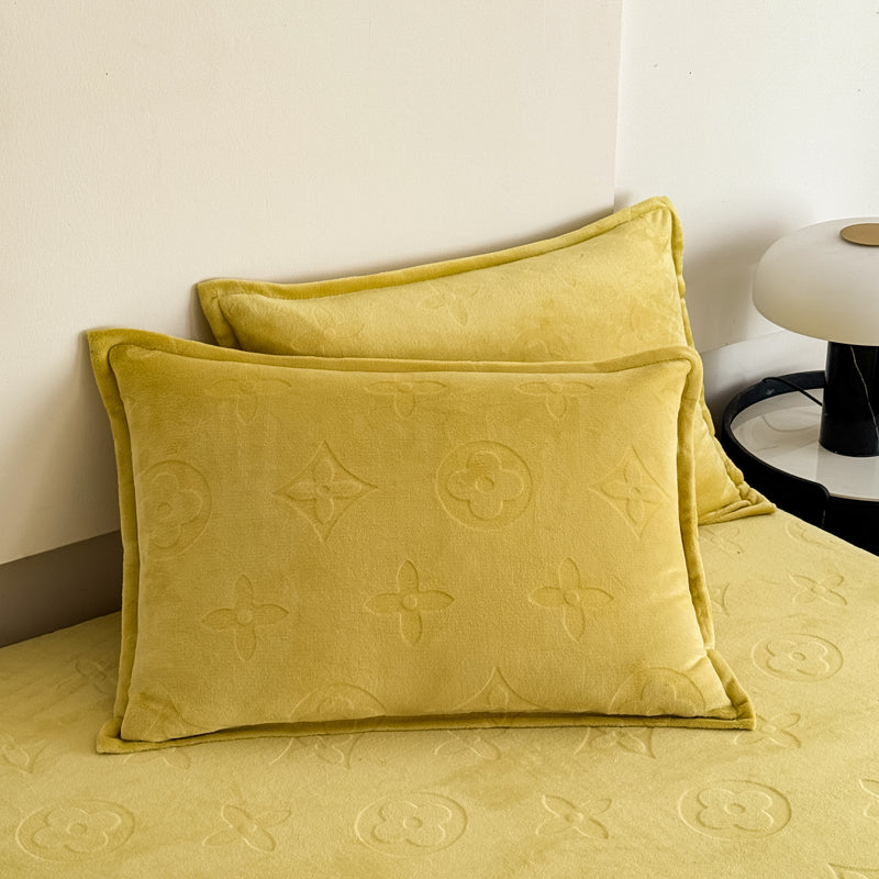 MonoFloral Milk Velvet Bedding