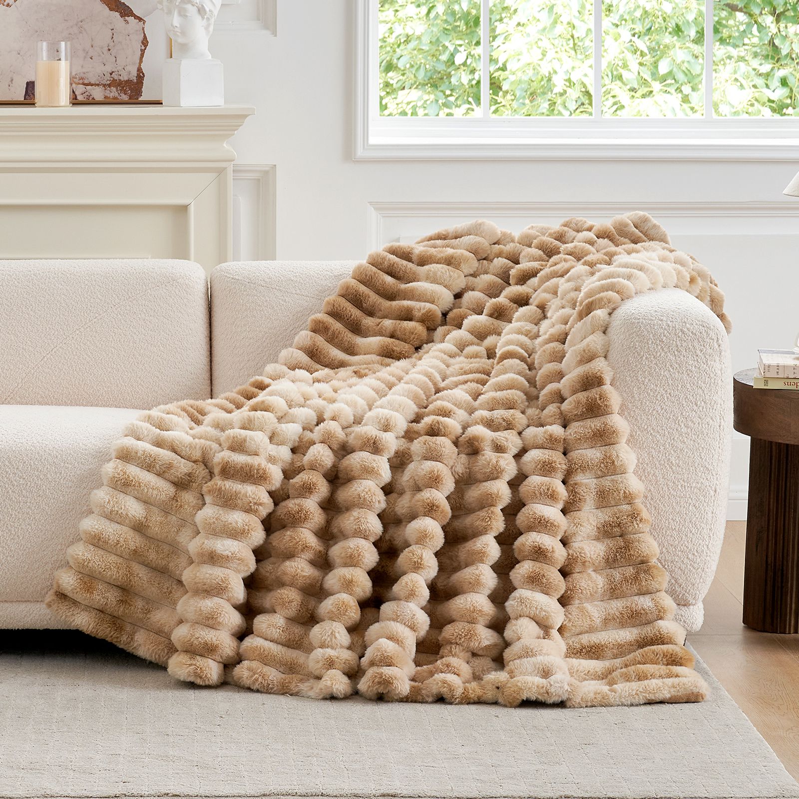 Luxurious Striped Faux Fur Throw Blanket for Cozy Comfort