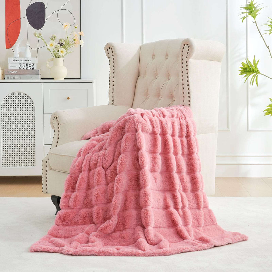 ComfyCloud Faux Fur Throw