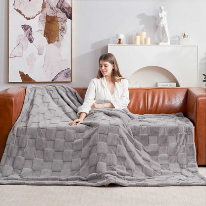 Luxuriously Soft Checkerboard Faux Fur Throw Blanket for Cozy Living