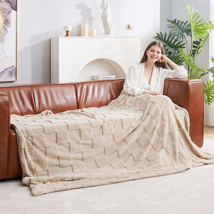 Luxuriously Soft Checkerboard Faux Fur Throw Blanket for Cozy Living