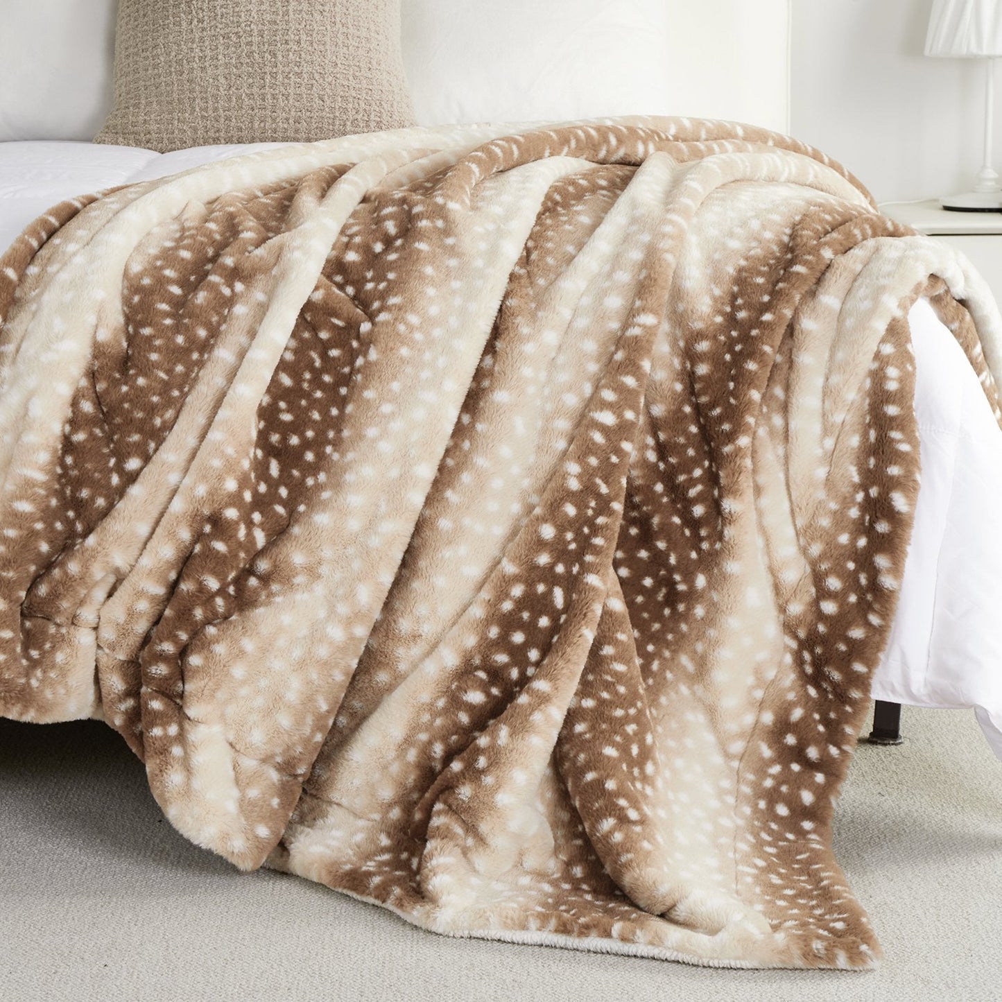 Elegant Deer Print Faux Fur Throw Blanket for Cozy Living