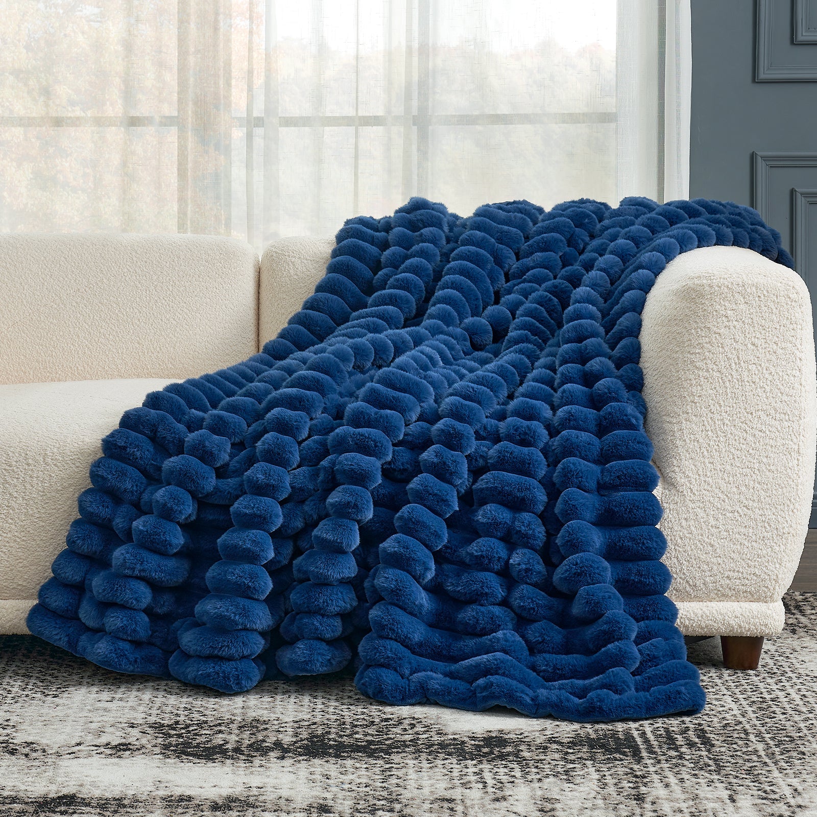 Luxurious Striped Faux Fur Throw Blanket for Cozy Comfort
