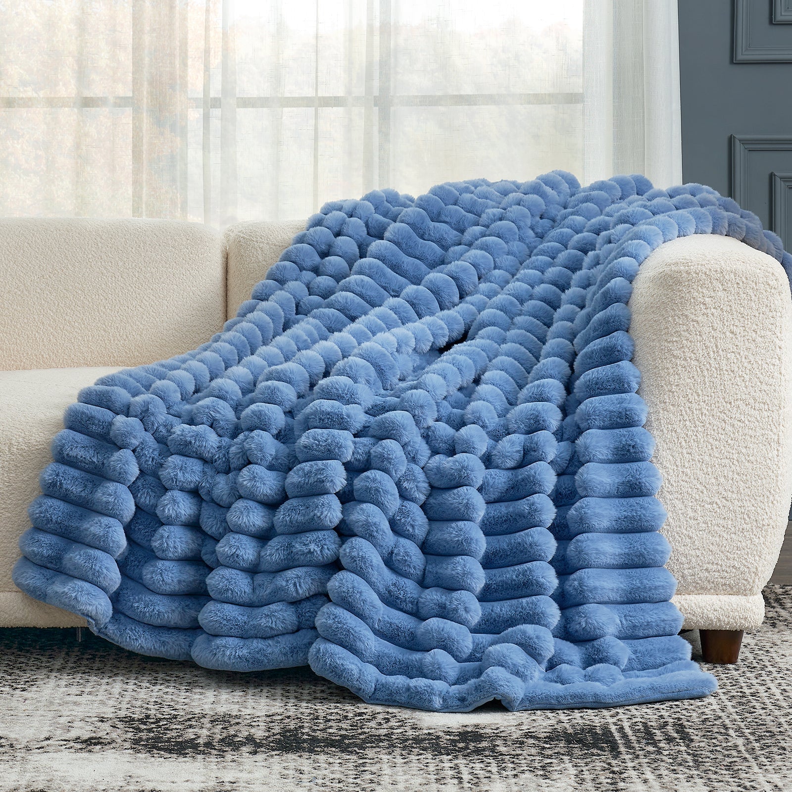 Luxurious Striped Faux Fur Throw Blanket for Cozy Comfort