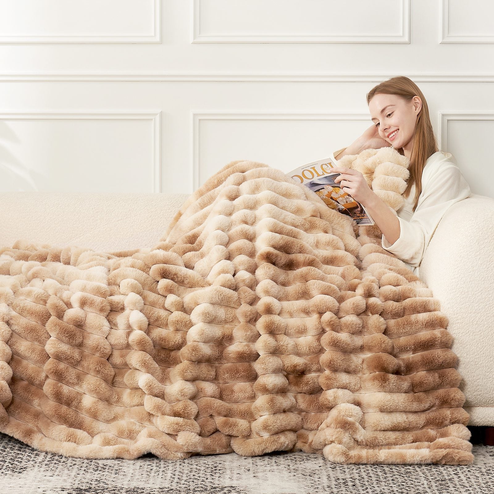 Luxurious Striped Faux Fur Throw Blanket for Cozy Comfort