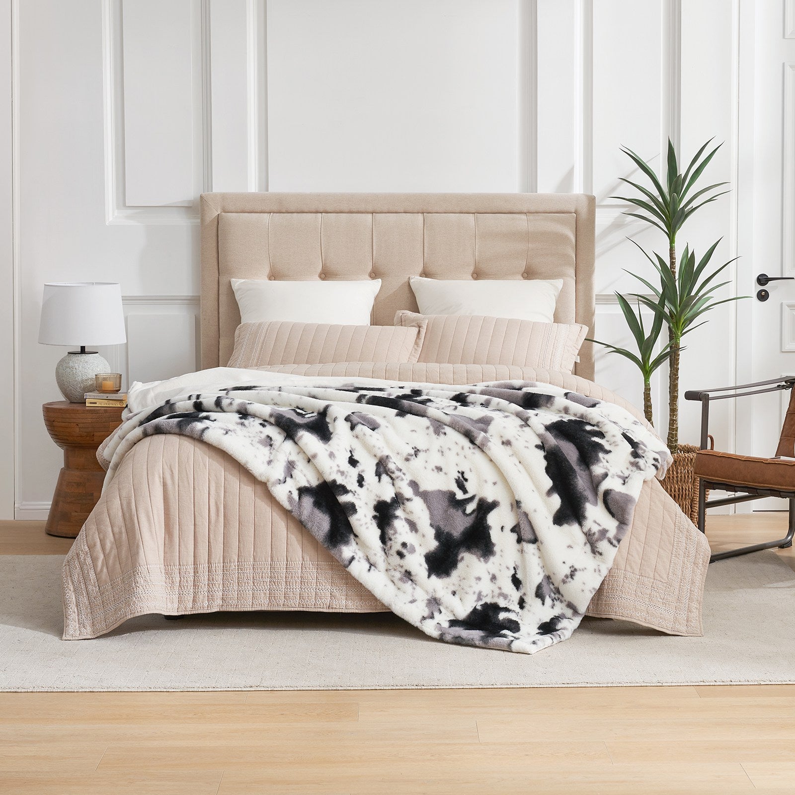 Luxurious Cow Print Faux Fur Throw Blanket for Stylish Decor