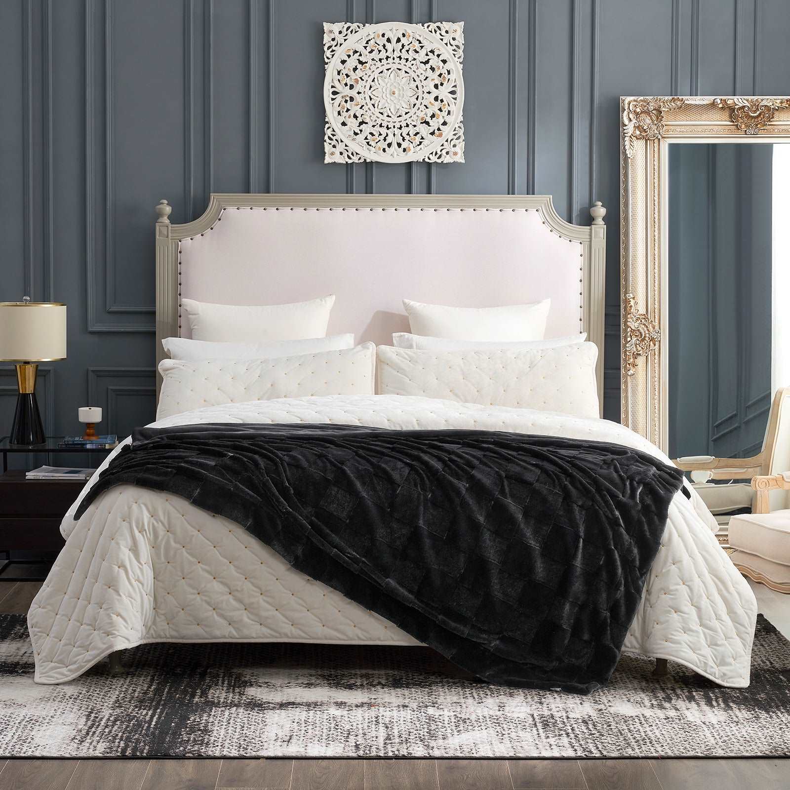 Luxuriously Soft Checkerboard Faux Fur Throw Blanket for Cozy Living