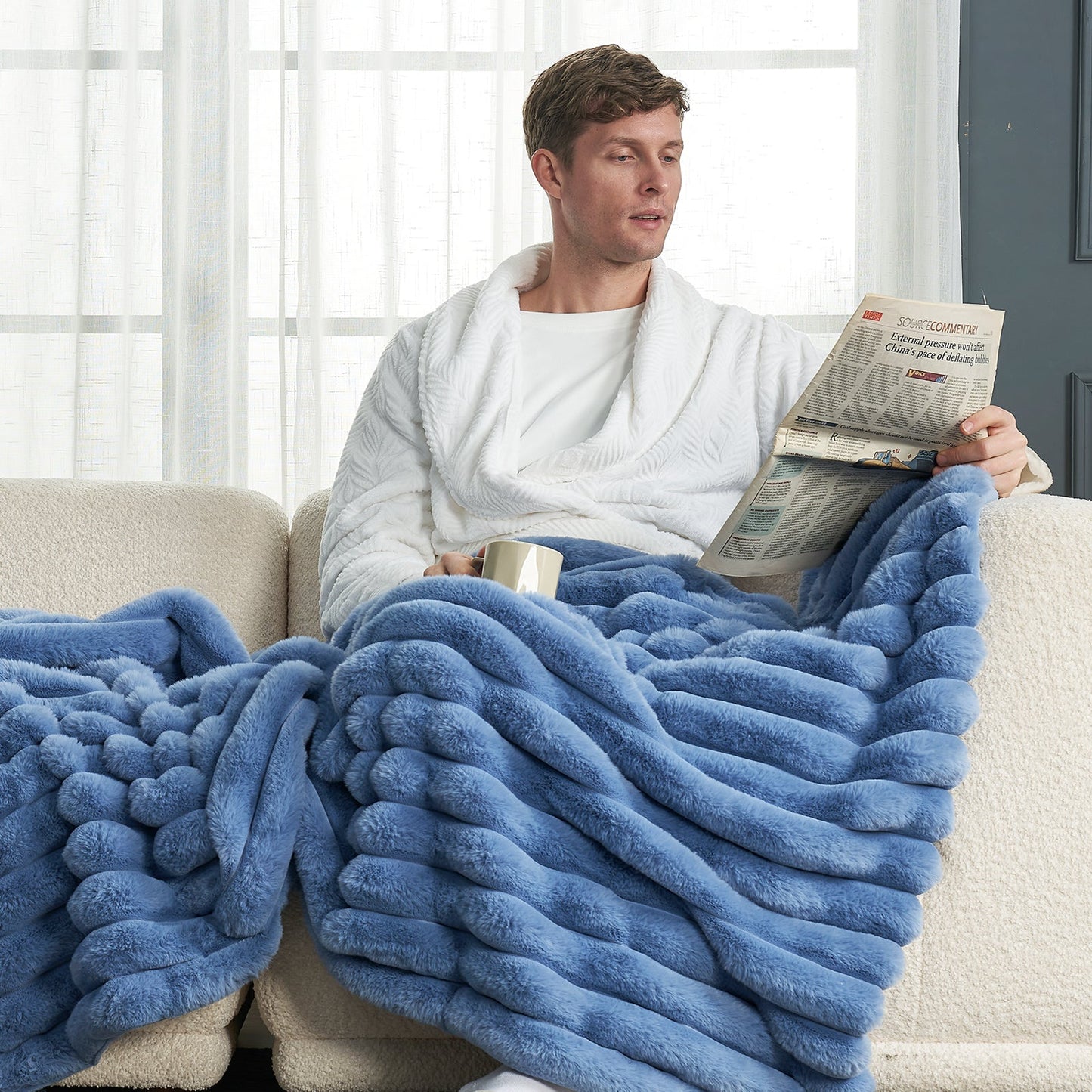 Luxurious Striped Faux Fur Throw Blanket for Cozy Comfort