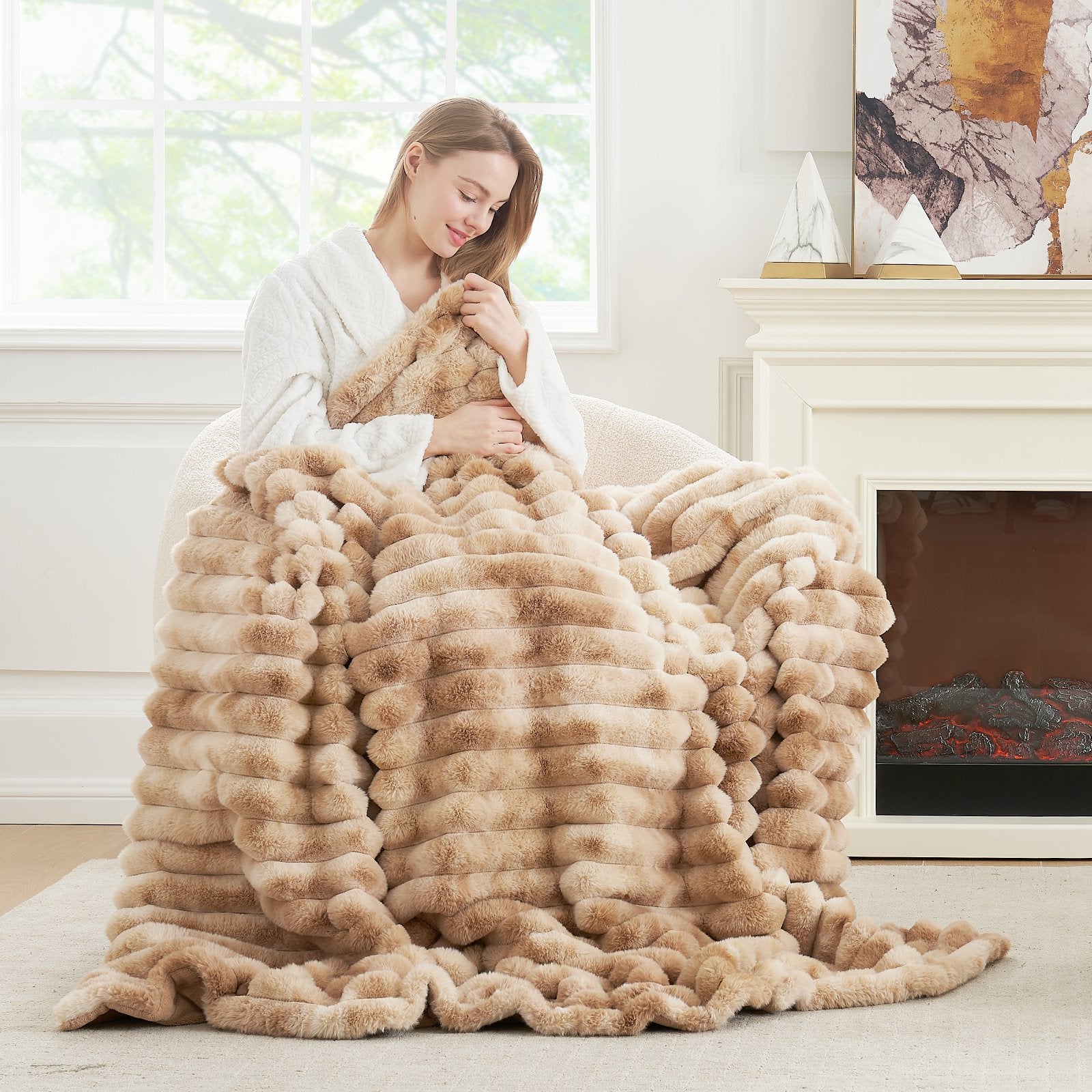 Luxurious Striped Faux Fur Throw Blanket for Cozy Comfort