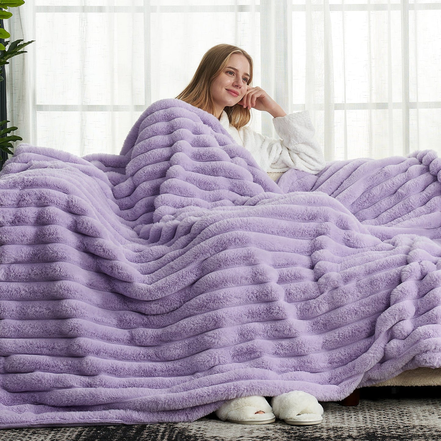 Luxurious Striped Faux Fur Throw Blanket for Cozy Comfort