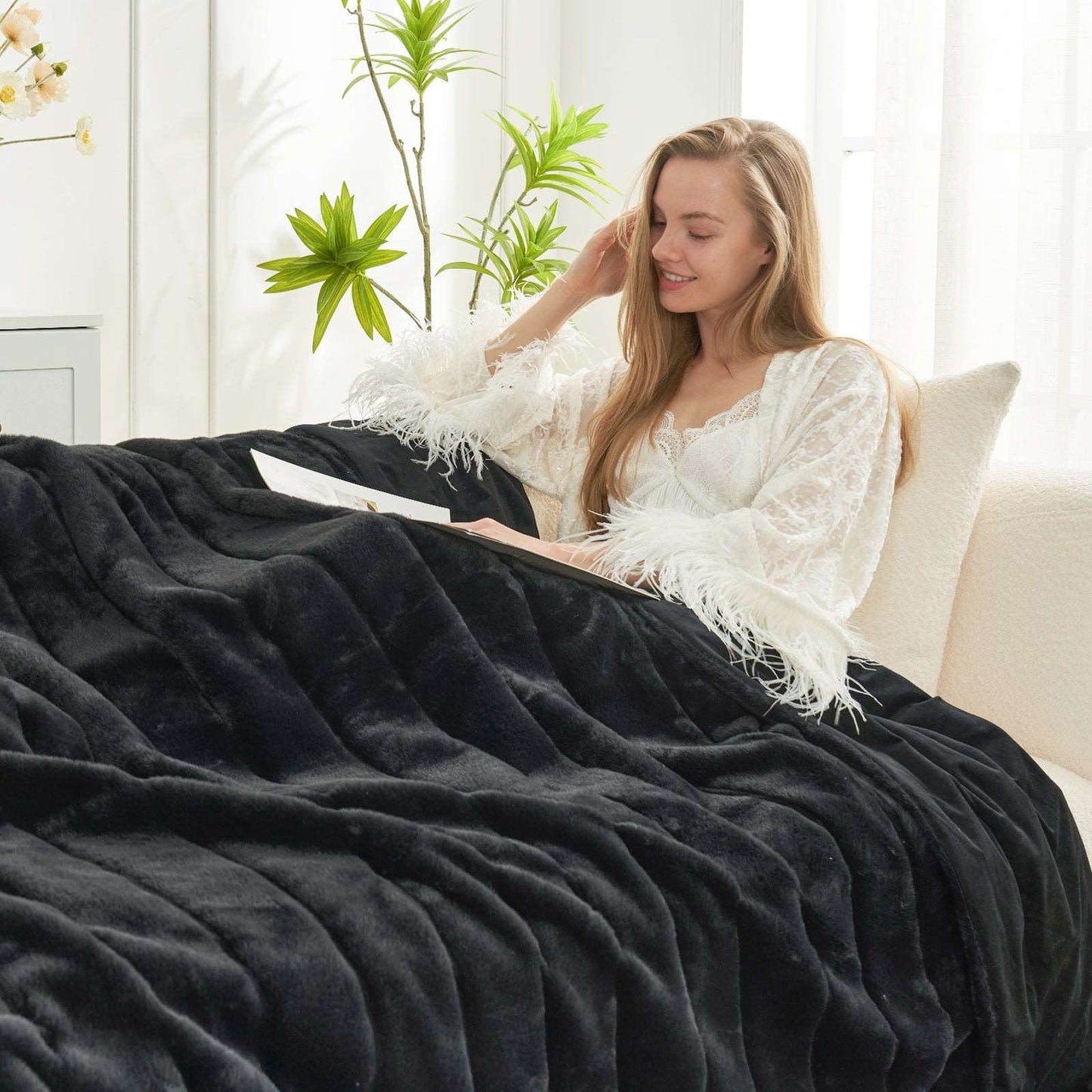 Luxurious CozyBliss Faux Fur Throw Blanket for Stylish Comfort