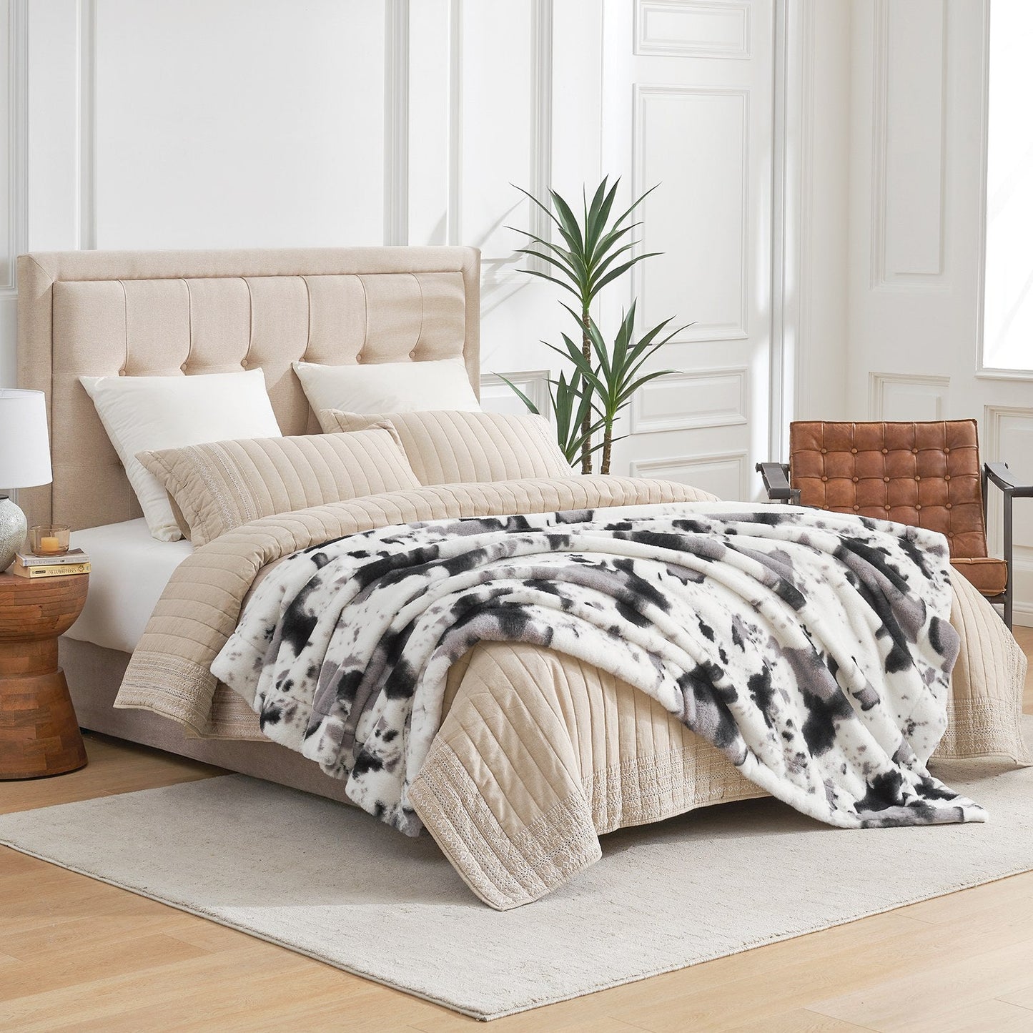 Luxurious Cow Print Faux Fur Throw Blanket for Stylish Decor