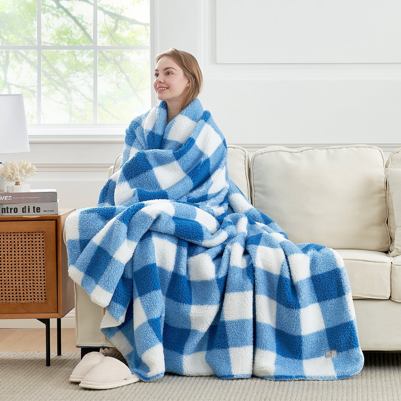 Cozy Bliss Reversible Dual-Sided Sherpa Throw Blanket