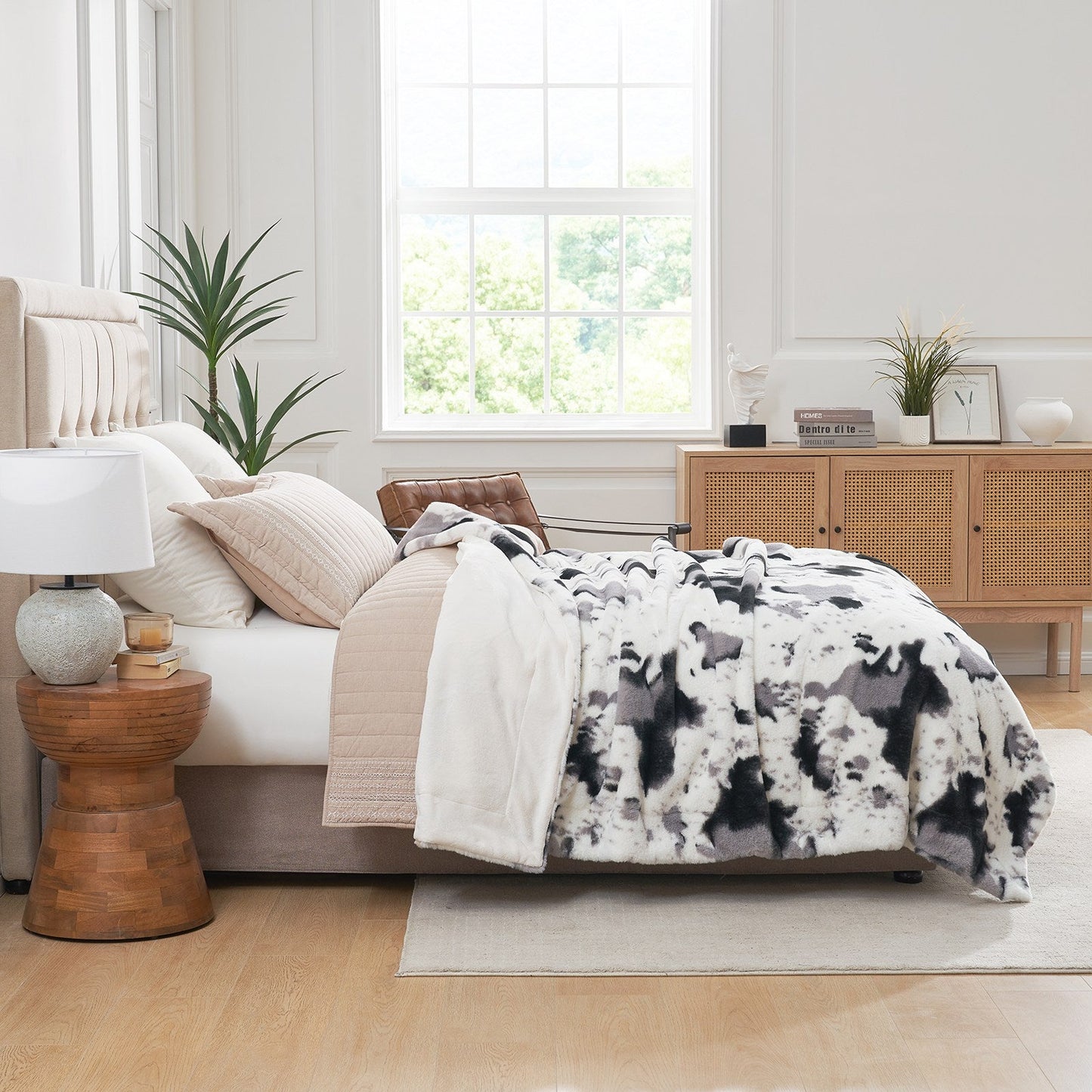 Luxurious Cow Print Faux Fur Throw Blanket for Stylish Decor