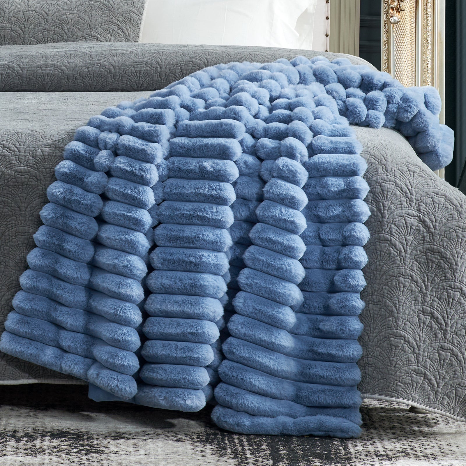 Luxurious Striped Faux Fur Throw Blanket for Cozy Comfort