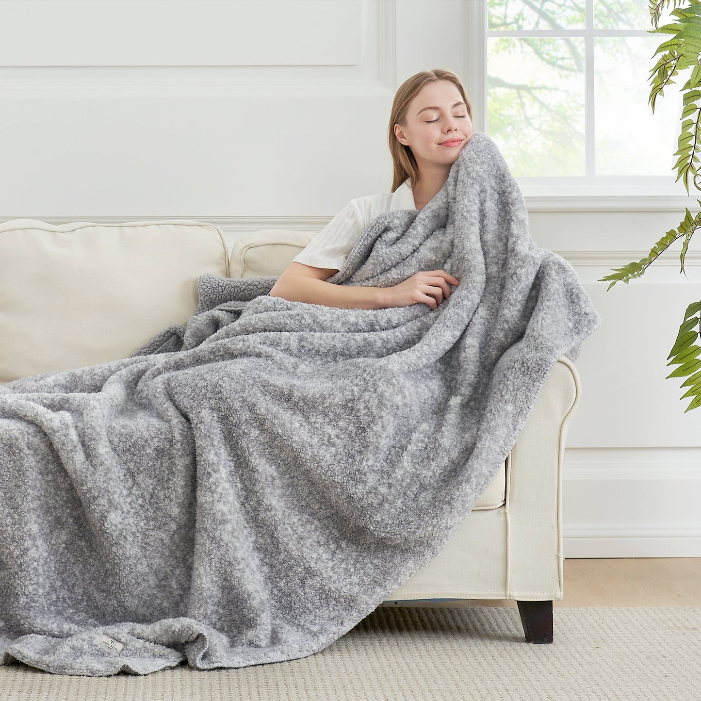 Cozy Bliss Reversible Dual-Sided Sherpa Throw Blanket