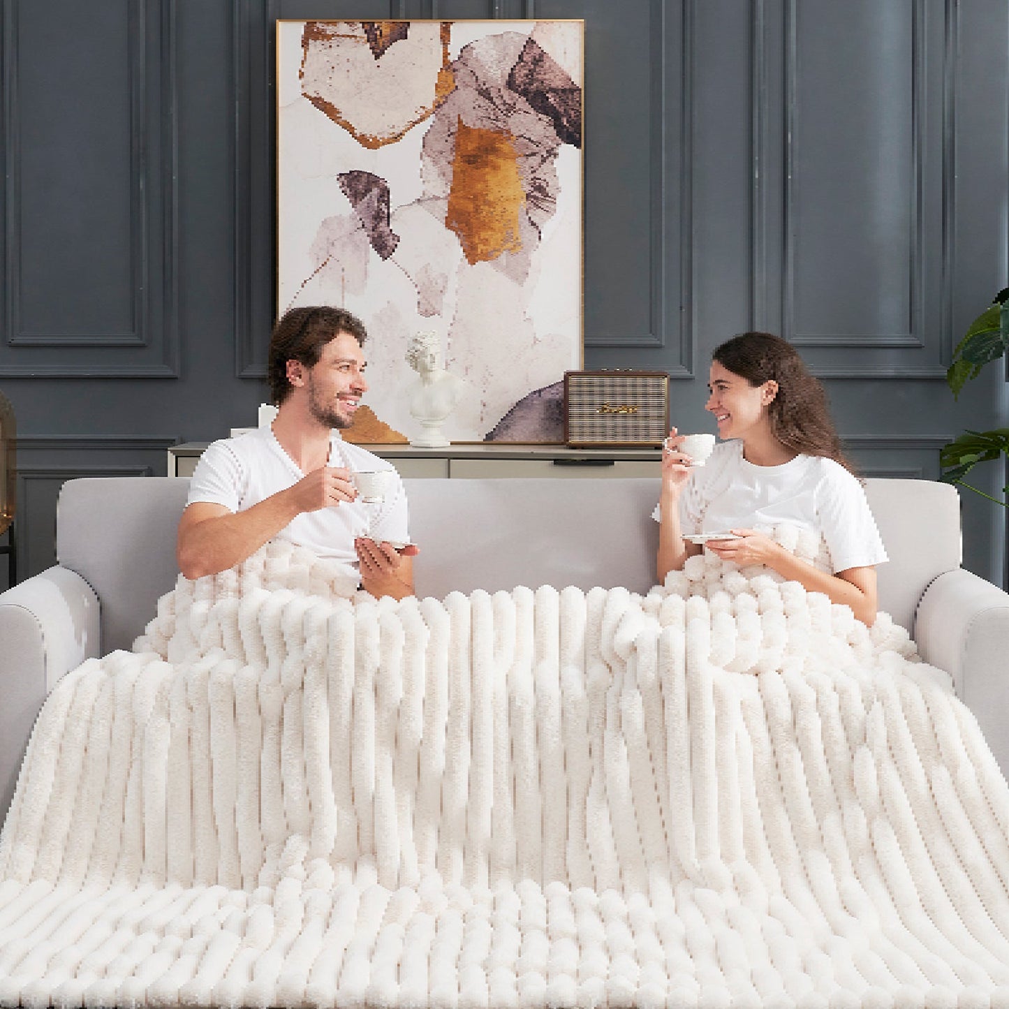 Luxurious Striped Faux Fur Throw Blanket for Cozy Comfort