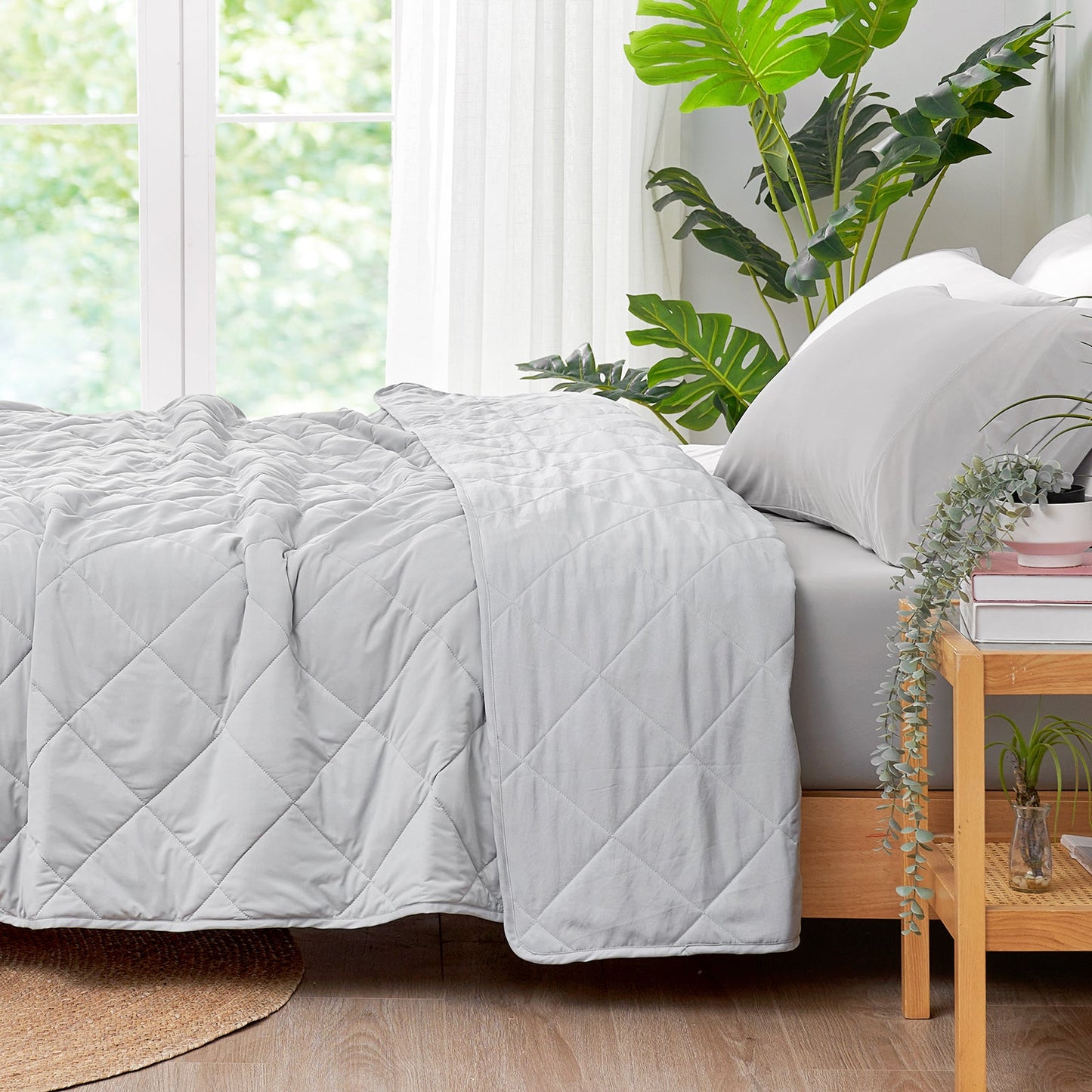 Chill Weave Square Cooling Blanket for Year-Round Comfort