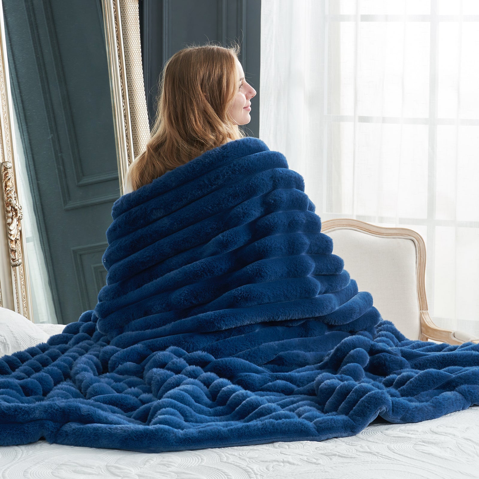 Luxurious Striped Faux Fur Throw Blanket for Cozy Comfort