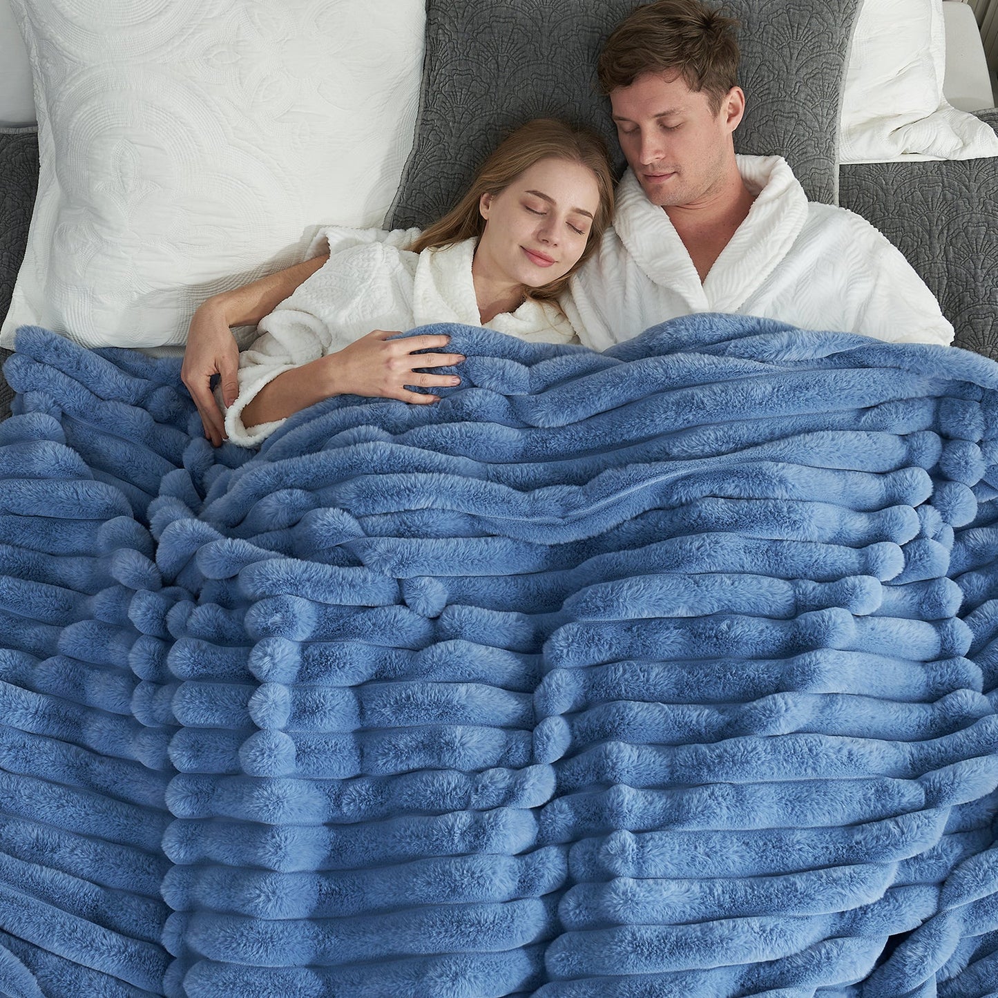 Luxurious Striped Faux Fur Throw Blanket for Cozy Comfort