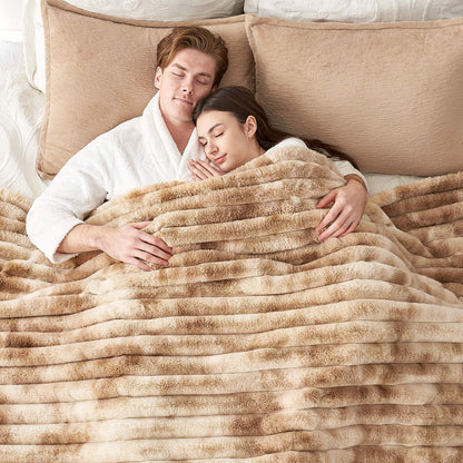 Luxurious Striped Faux Fur Throw Blanket for Cozy Comfort