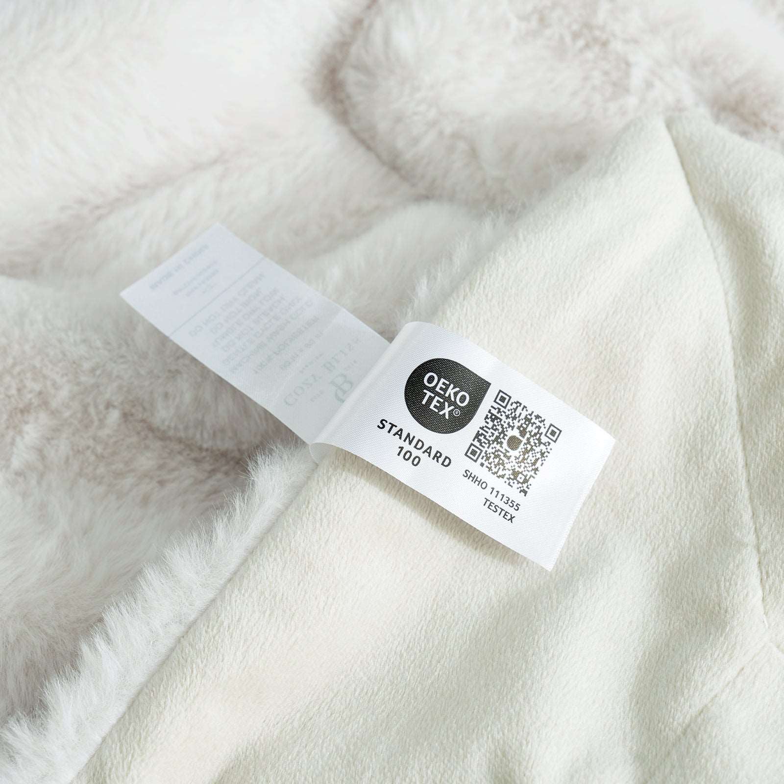 Luxurious CozyBliss Faux Fur Throw Blanket for Stylish Comfort