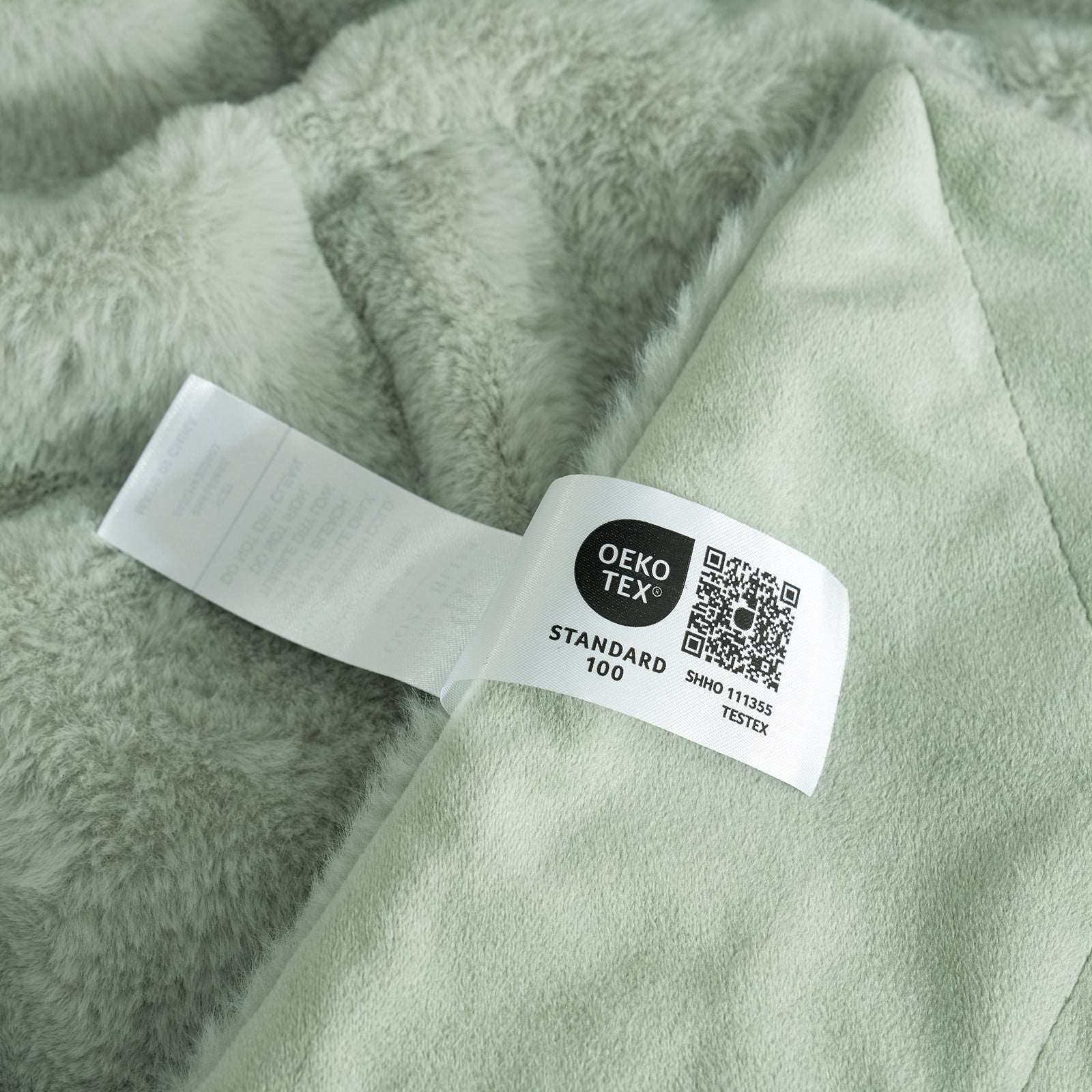 Luxurious CozyBliss Faux Fur Throw Blanket for Stylish Comfort