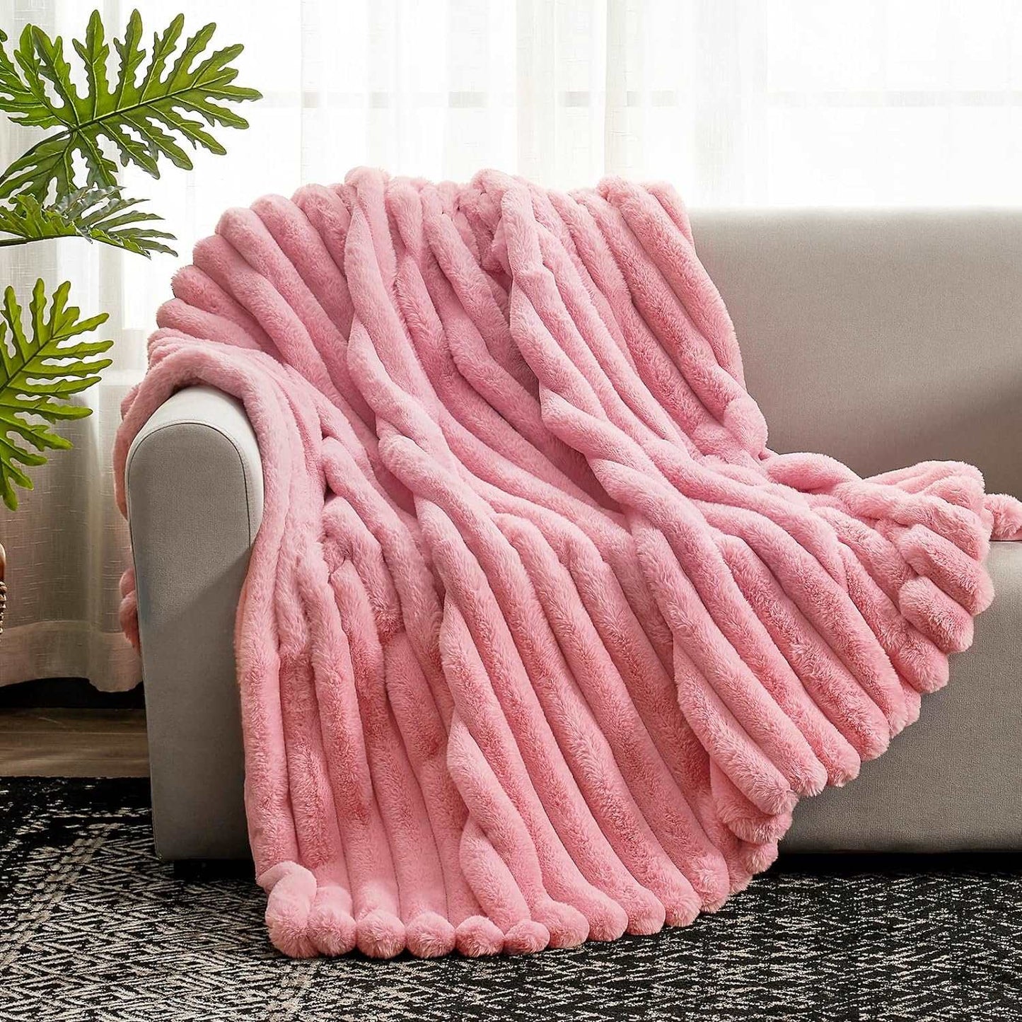 Luxurious Striped Faux Fur Throw Blanket for Cozy Comfort