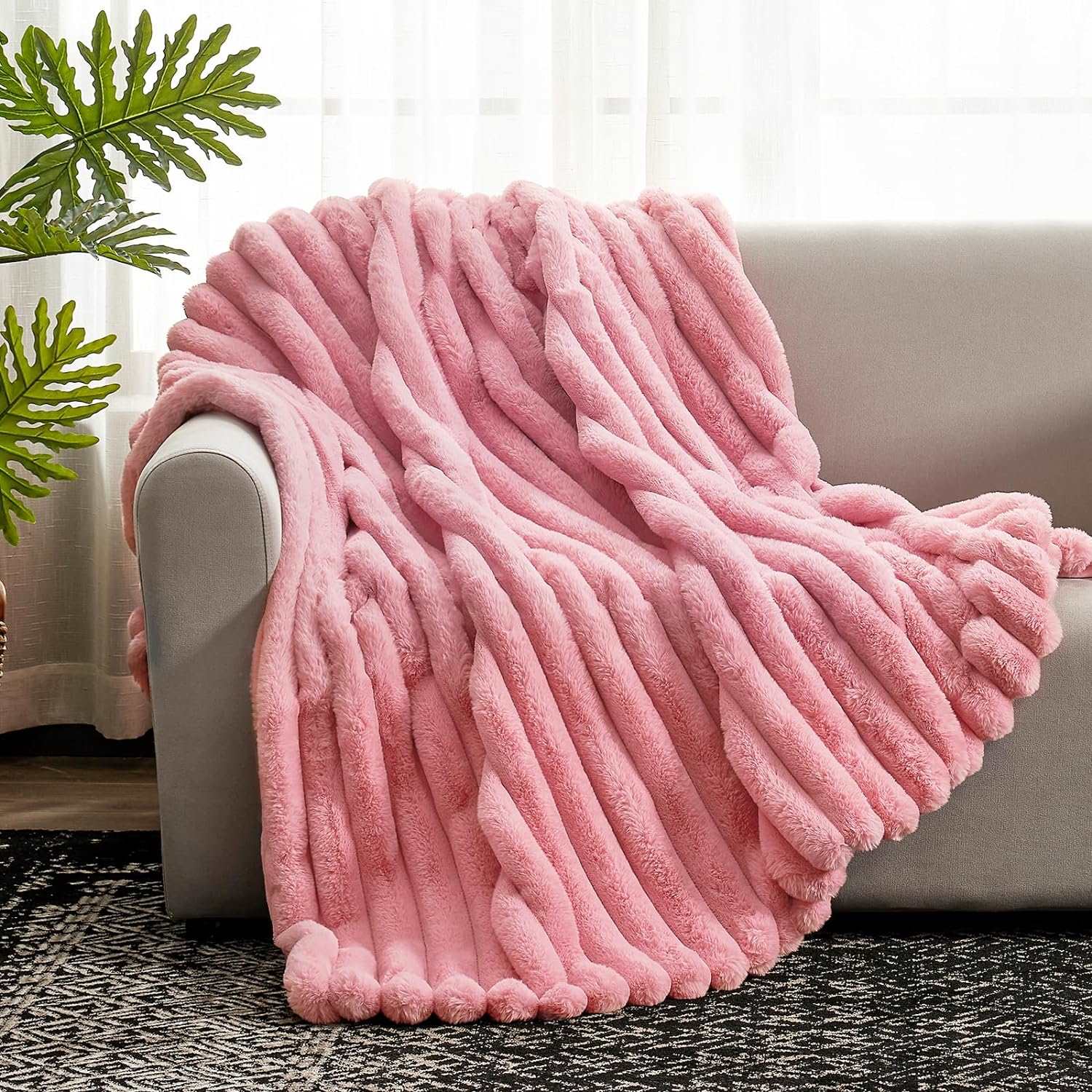 Luxurious Striped Faux Fur Throw Blanket for Cozy Comfort