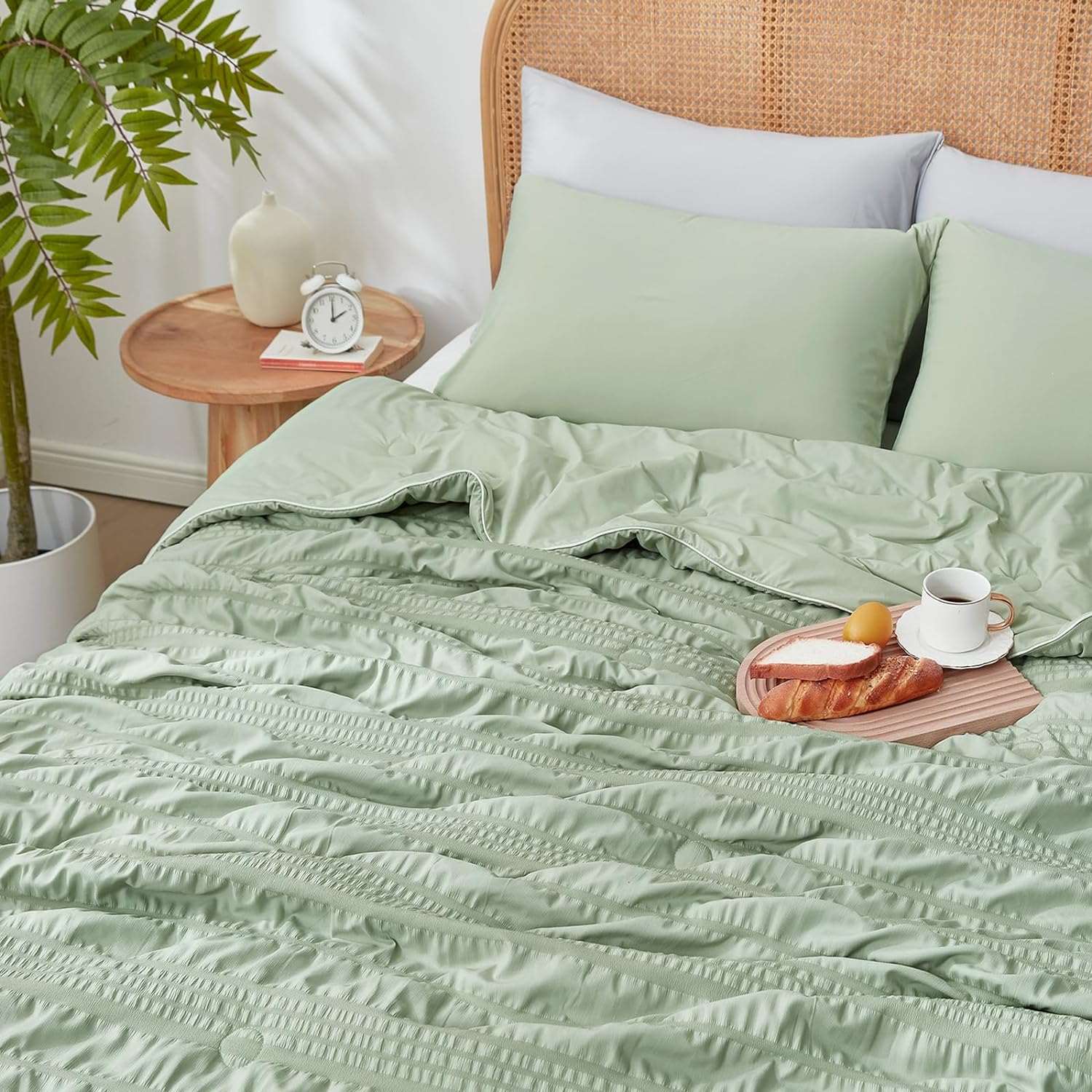 Comfortable Seersucker Cooling Comforter for Cozy Sleep