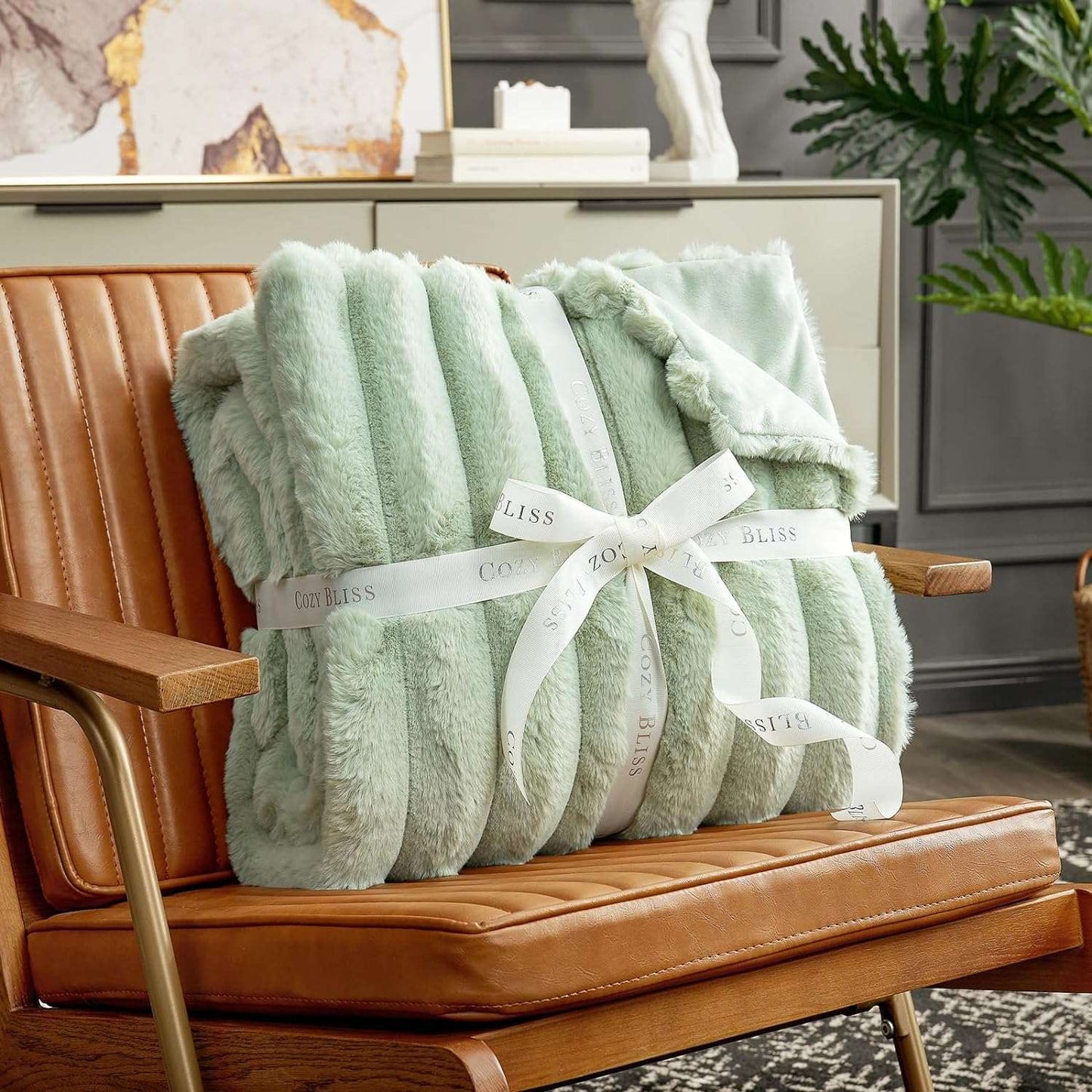 Luxurious Striped Faux Fur Throw Blanket for Cozy Comfort