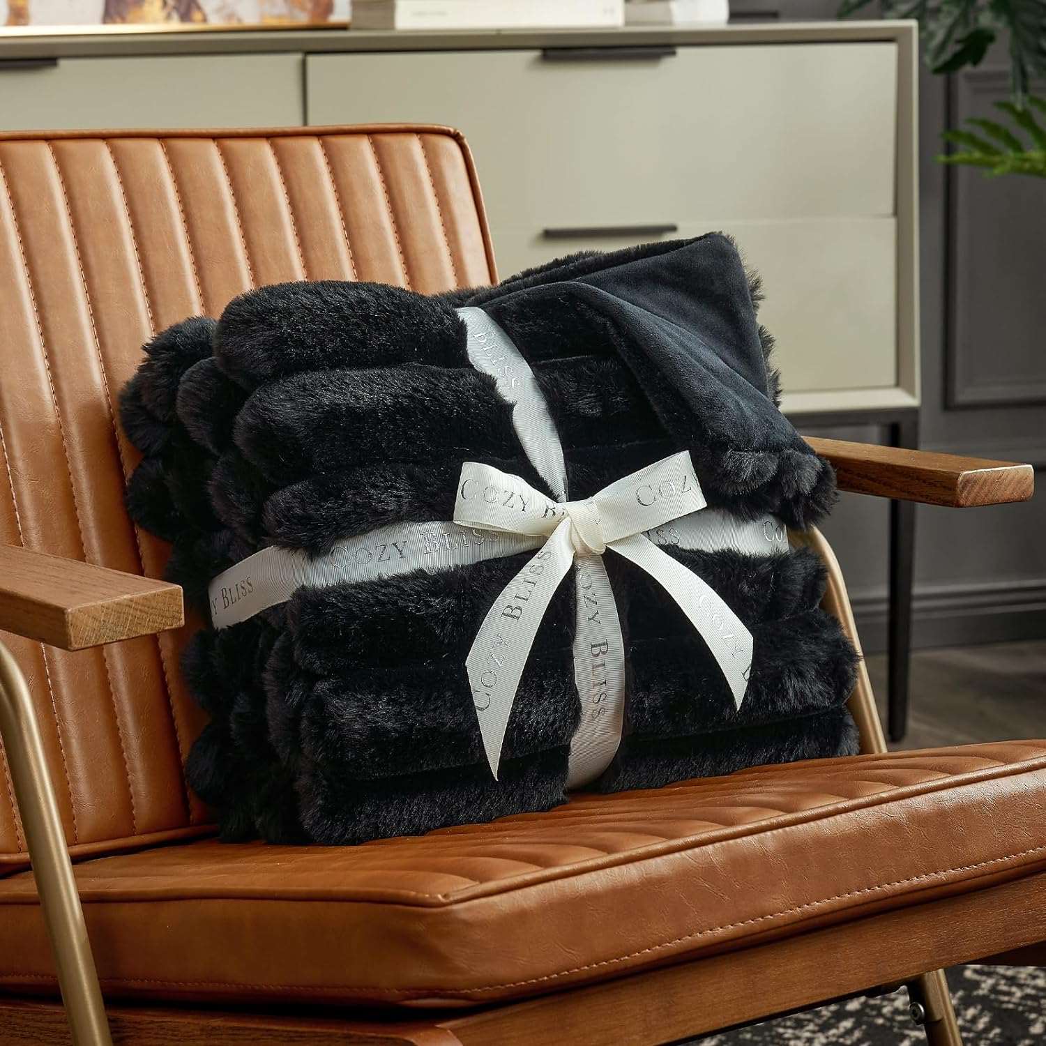 Luxurious Striped Faux Fur Throw Blanket for Cozy Comfort