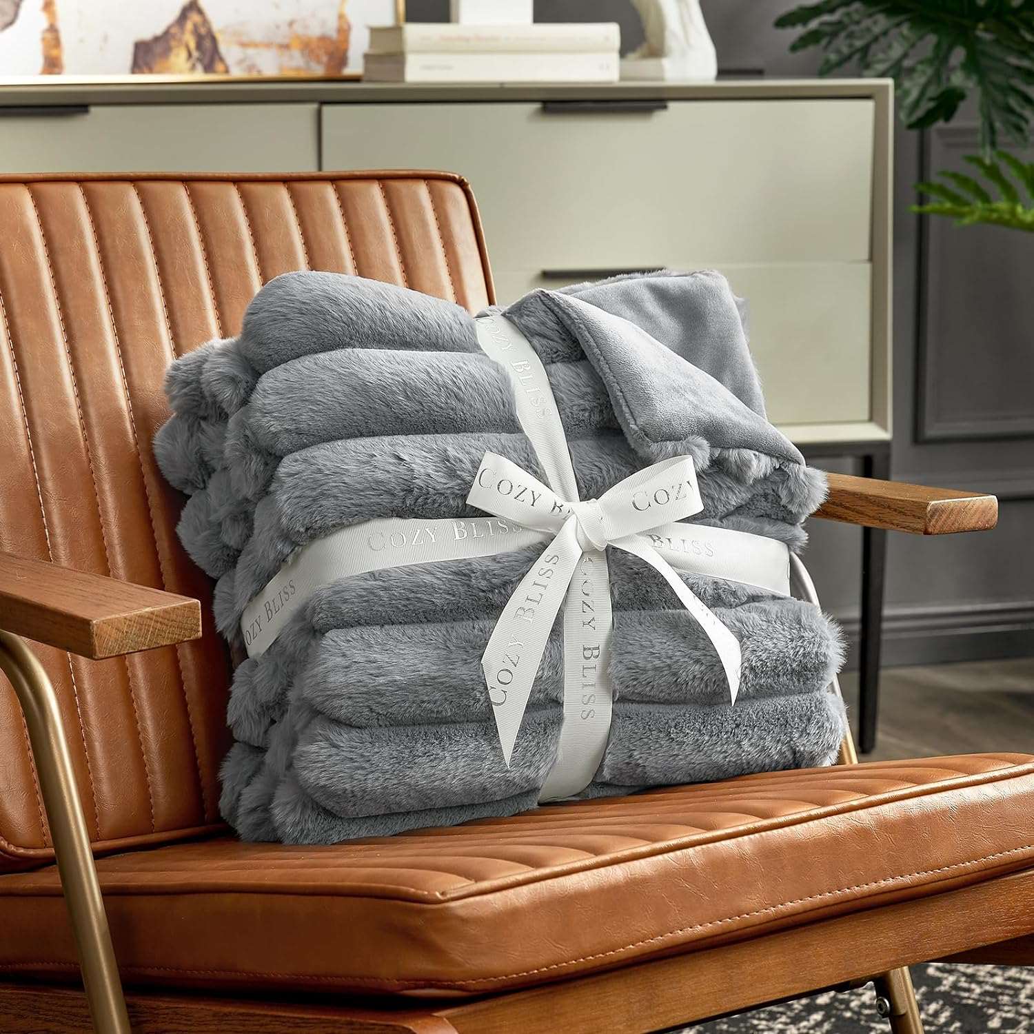 Luxurious Striped Faux Fur Throw Blanket for Cozy Comfort