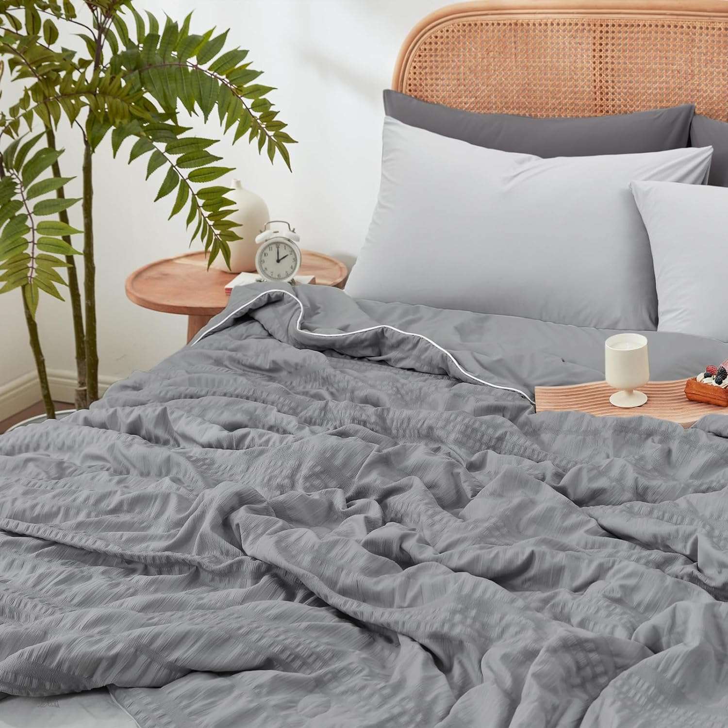 Comfortable Seersucker Cooling Comforter for Cozy Sleep