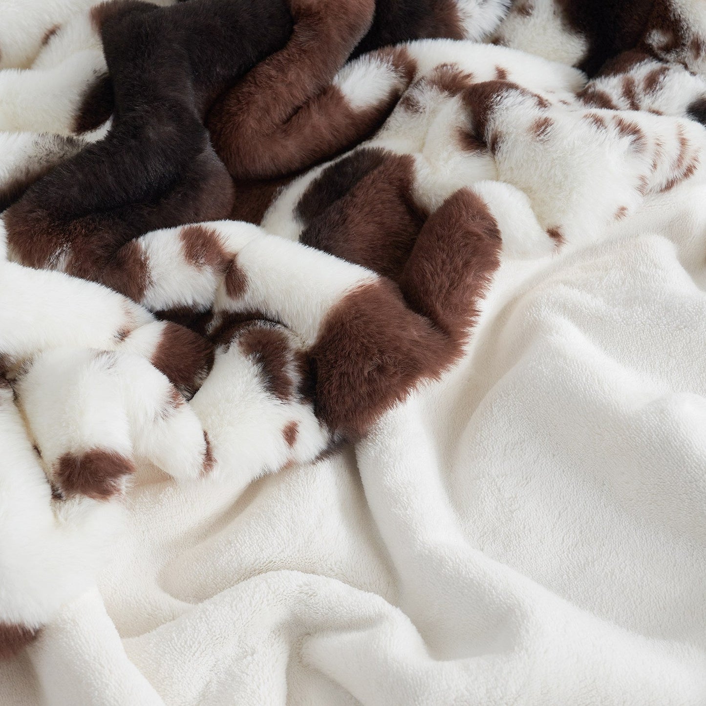 Luxurious Cow Print Faux Fur Throw Blanket for Stylish Decor
